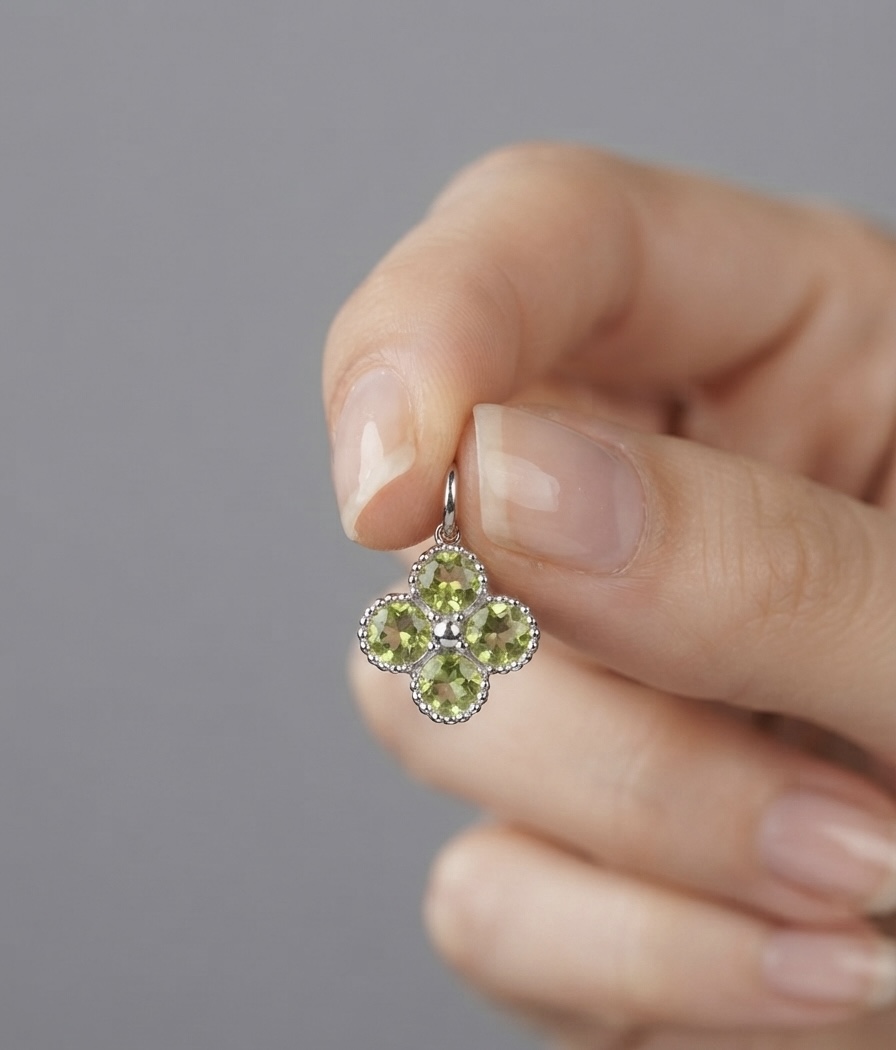 IMG_3563 Genuine Peridot Clover Flower 925 Silver Pendant Necklace - Image 1