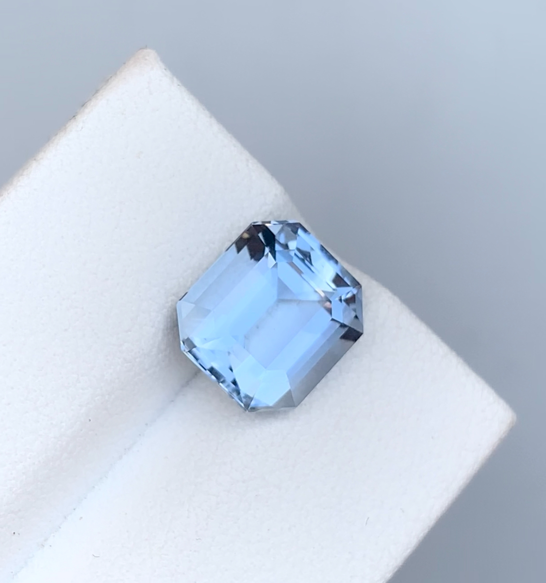 IMG_9832 Natural Aquamarine Gemstone From Madagascar Weigth 4.03 ct Certified - Image 1
